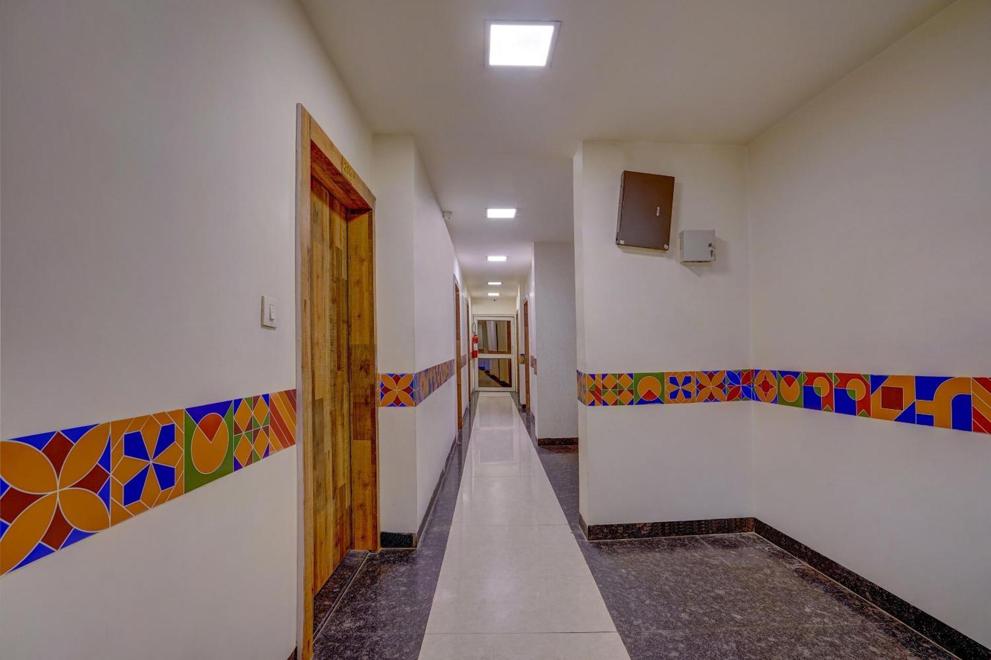 Super Hotel O Traveller Inn Lucknow Exterior foto